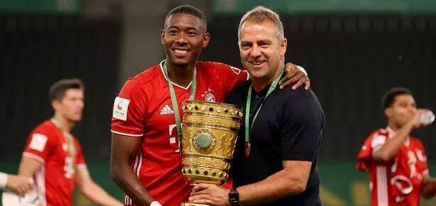 他更倾向回, 迷的爱戴